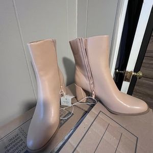 Size 9 Nude Boots